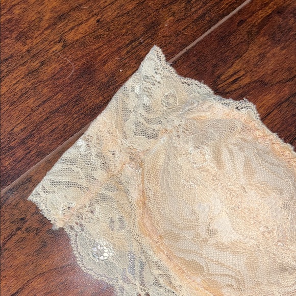 Anemone Lace Bandeau in Cream - Picture 4 of 6